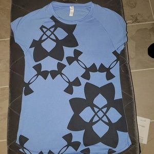 Nwot under armour shirt